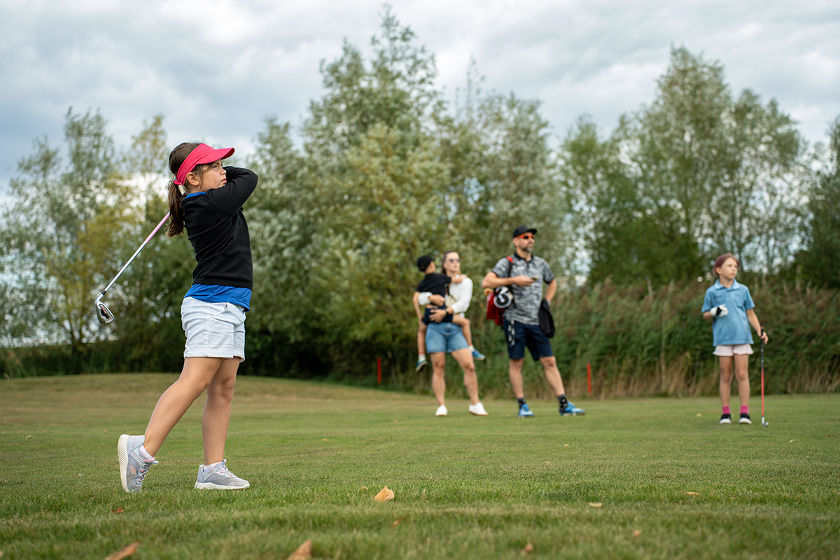 děti na golfovém hřišti BICZ Park Golf v Hradci Králové