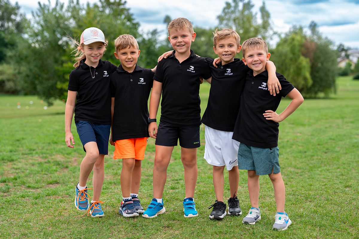 děti na golfovém tréninku na BICZ Park Golfu