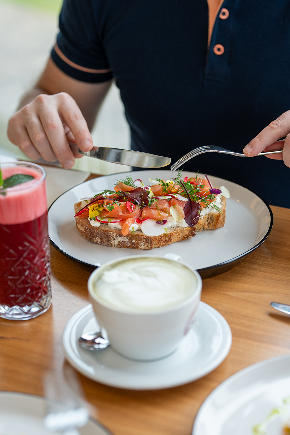 oblozeny_chleb_losos_