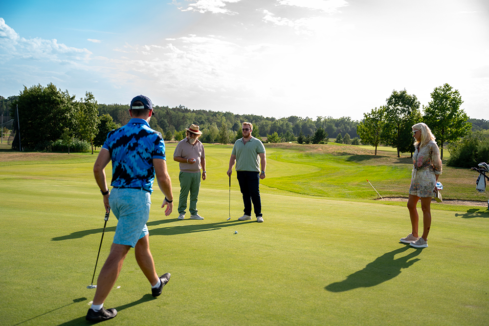 Golfista Negolfista na hřišti Golfista Negolfista na hřišti